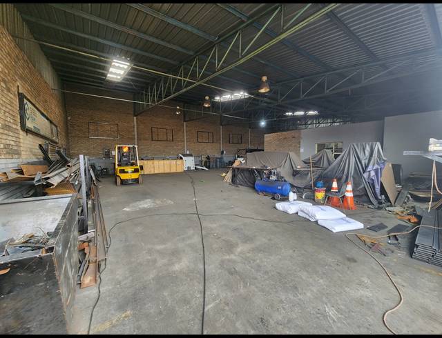 440M² WAREHOUSE TO LET IN WADEVILLE